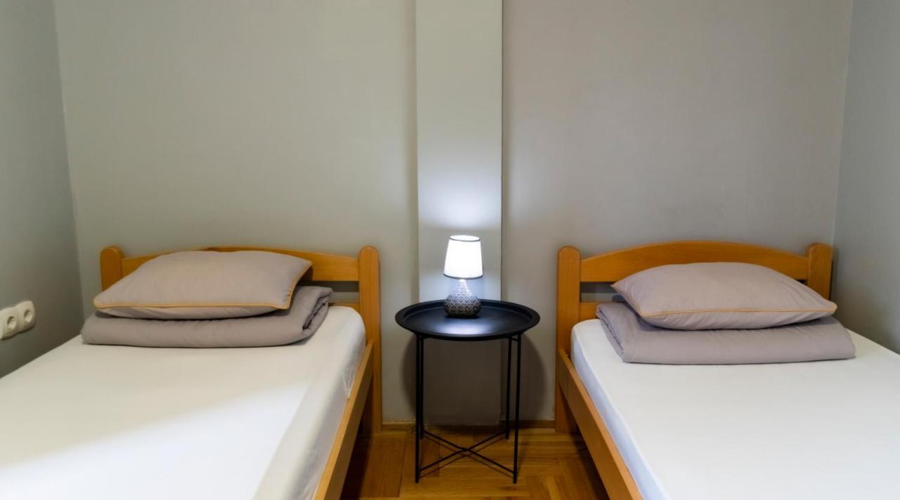 Central Fenix Apartment - Free Private Parking-Fast Wi-Fi Novi Sad Exteriér fotografie